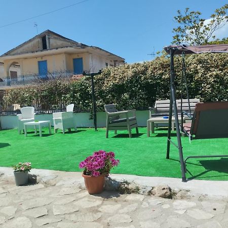 Oasi Hause Villa Castel Volturno Exteriör bild